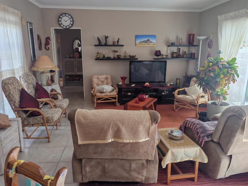 2 Bedroom Property for Sale in Sandbaai Western Cape